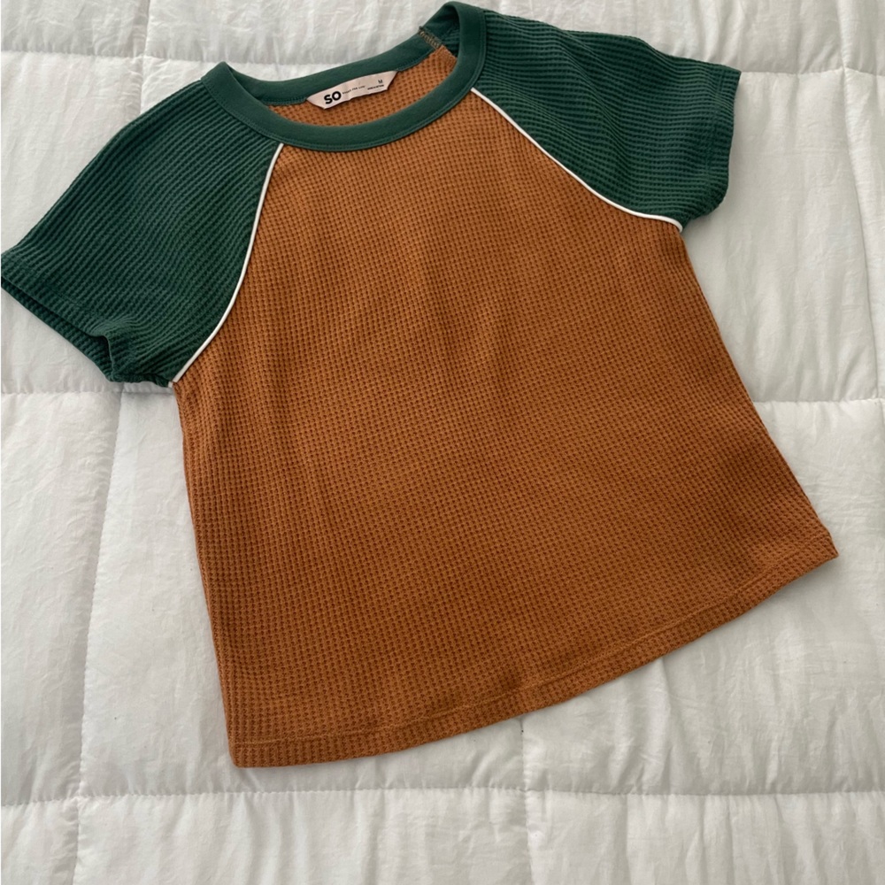NWOT juniors SO thermal short sleeve tee. Size medium